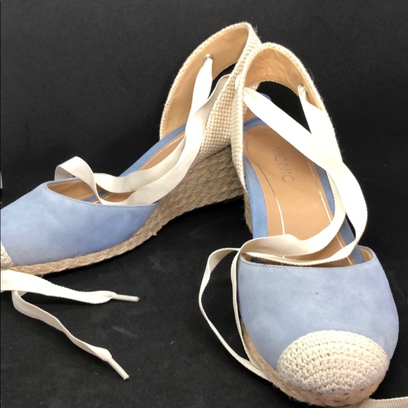 Shoes - Picture 2 of 8